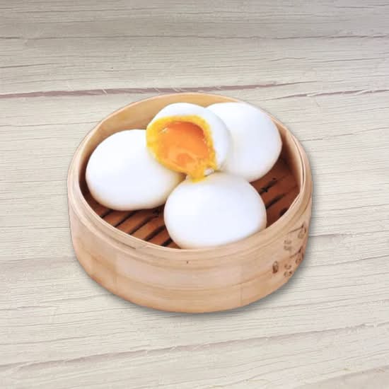Steamed Salted Egg Yolk Custard Buns / 金牌流沙包